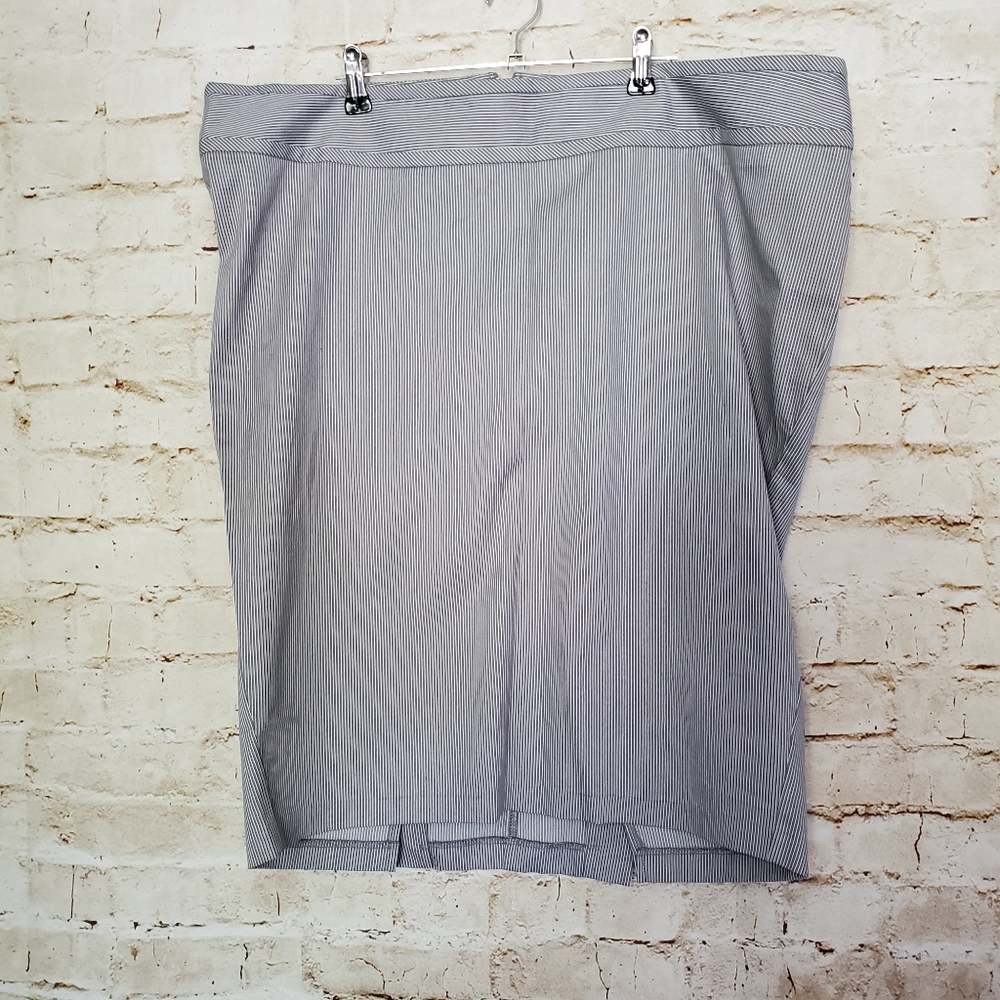 Torrid Gray Pinstripe Knee Length Pencil Skirt